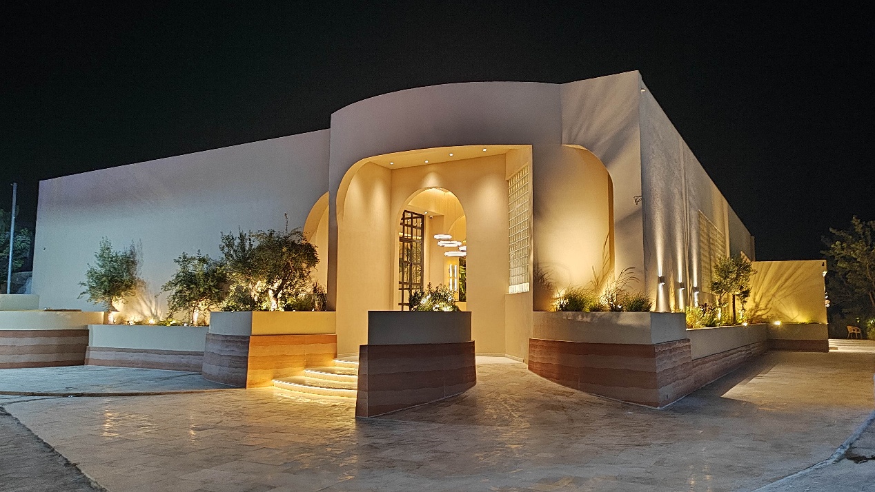 Bocamar Beach Bar, completed building at night